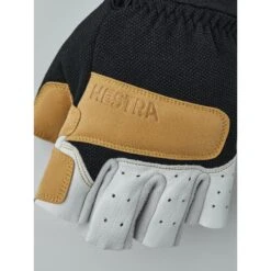 Hestra Climbers Short - 5 Finger Gloves - Offwhite / Black 4 Hestra Climbers Short - 5 Finger Gloves - Offwhite / Black -Hestra hestra climbers short 5 finger gloves offwhite black 3 1441732