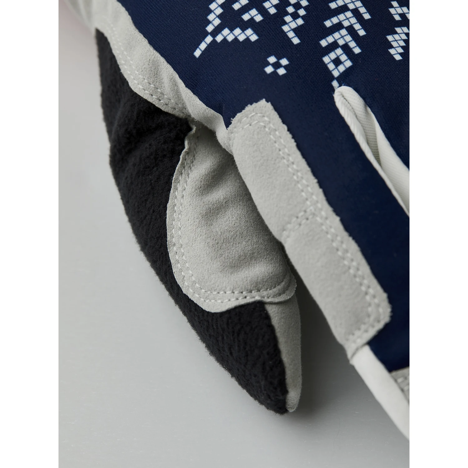 Hestra Women's XC Primaloft - 5 Finger Cross Country Gloves - dark navy print Hestra Women's XC Primaloft - 5 Finger Cross Country Gloves - Dark Navy Print -Hestra hestra womens xc primaloft 5 finger cross country gloves dark navy print 2 1329032